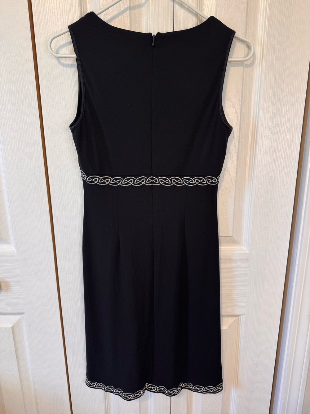 Papell Classic Black VNeck Sheath SleevelessDress Silver Trim Back Zipper Sz 4P - Picture 7 of 11